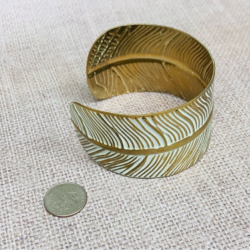 Gold Cream Feather Cuff Bracelet‎